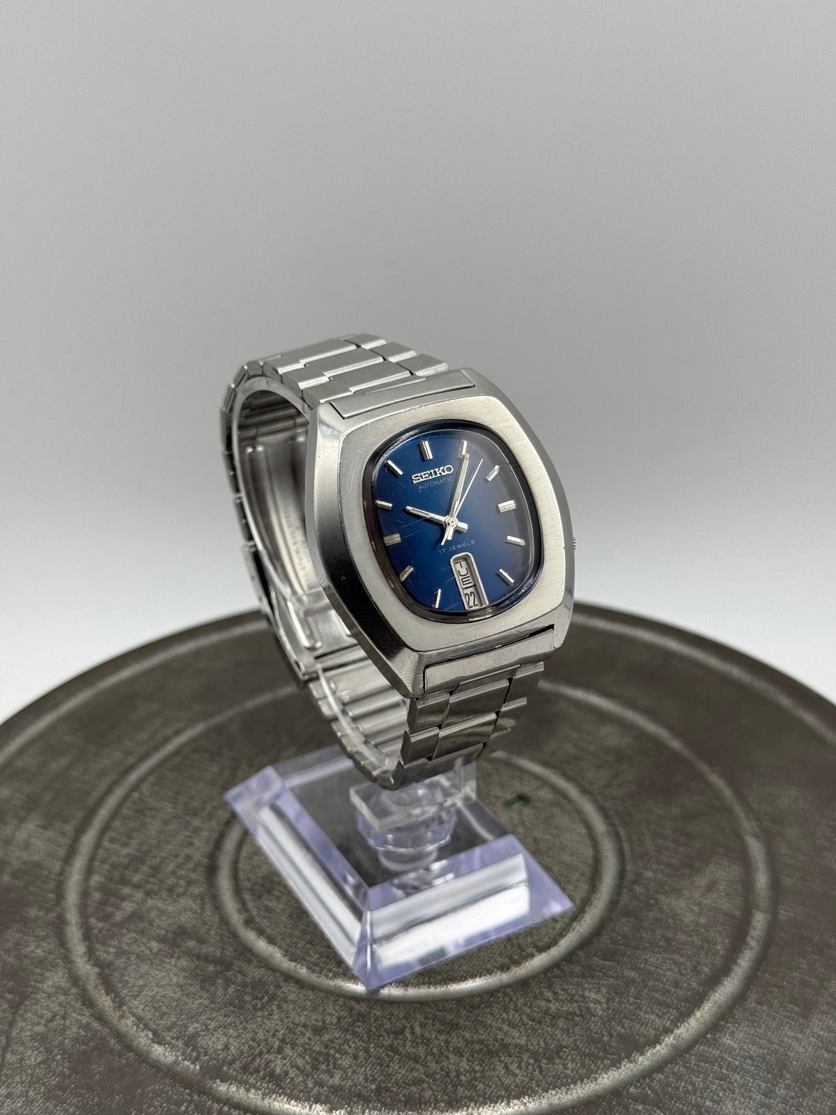 Vintage Seiko Automatic 17 Jewels Blue Dial TV Case Watch with Day Date