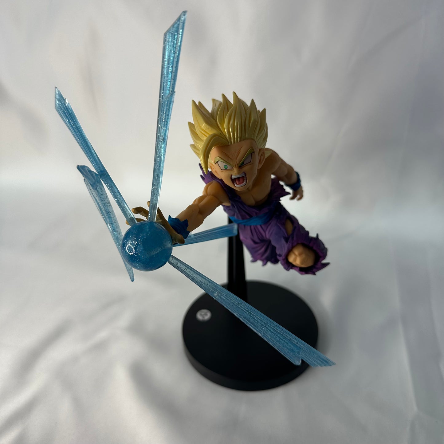 Gohan Super Saiyan 2 Gohan Figure w/ Kamehameha Effect & Stand