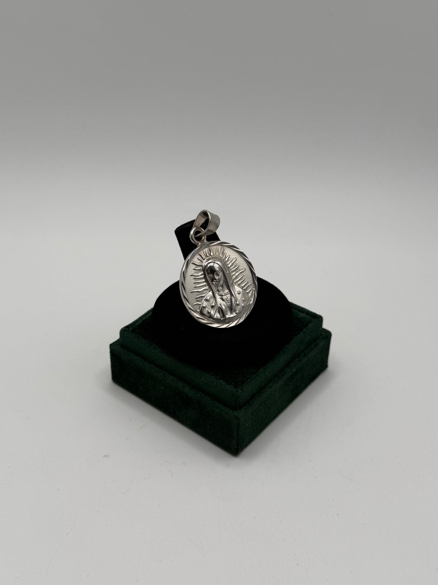 .925 Sterling Silver Virgin Mary Pendant