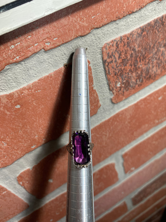 .925 Sterling Silver Amethyst Cocktail Ring Sz 6”