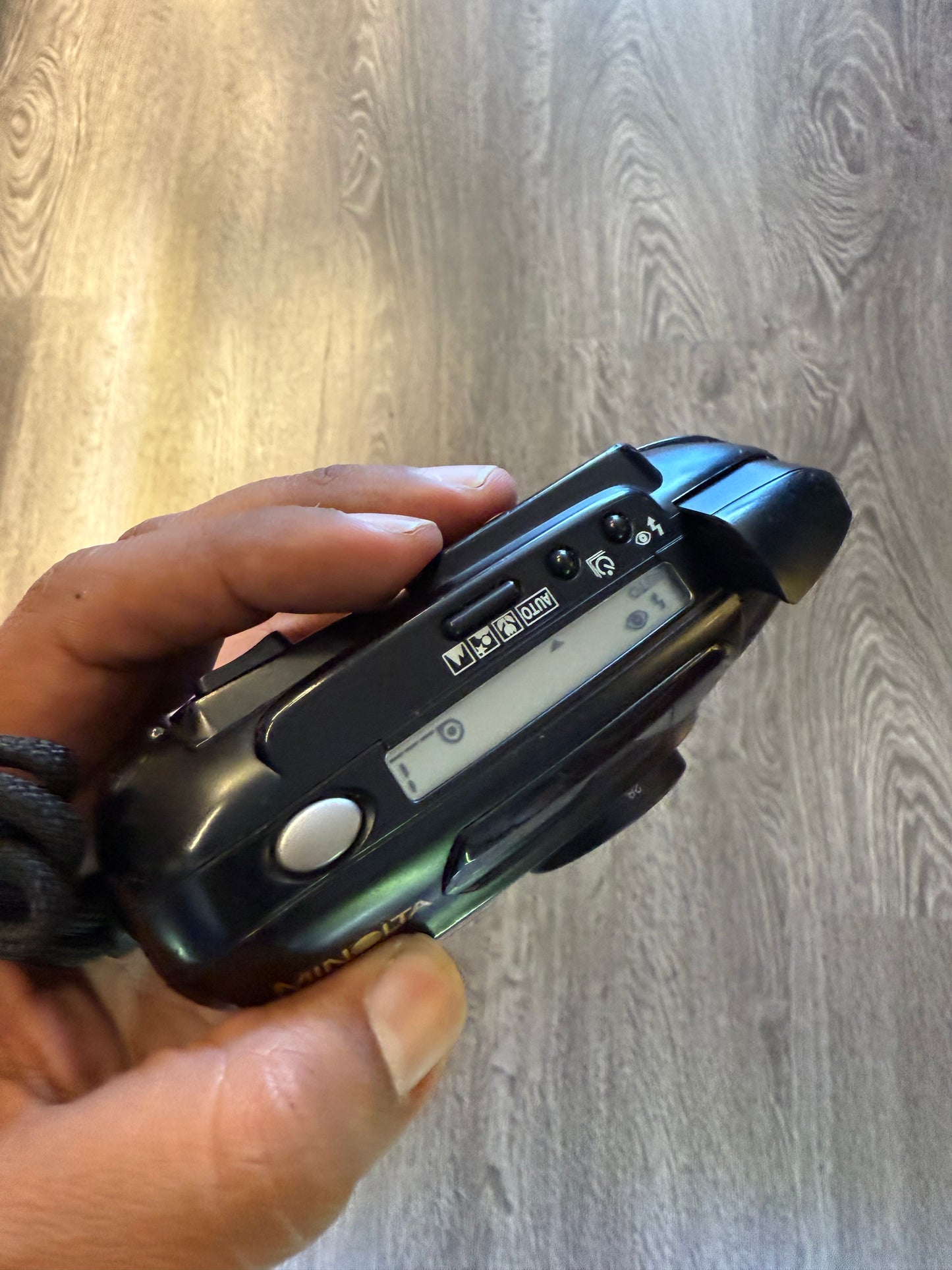 Minolta 35mm point and shoot camera freedom