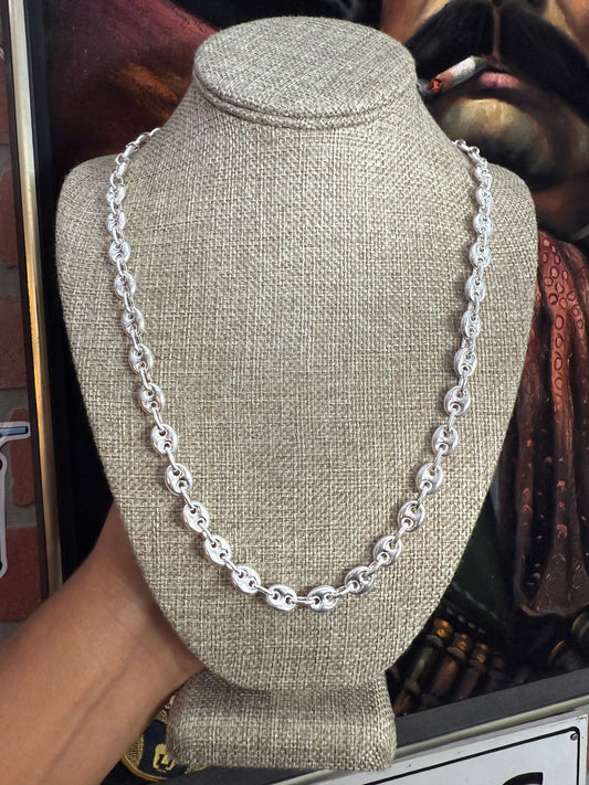 .925 Sterling silver Gucci link chain 26”