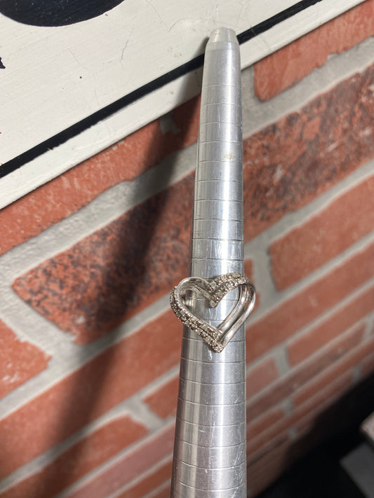.925 Sterling Silver Small Studded Heart Ring Sz 6”