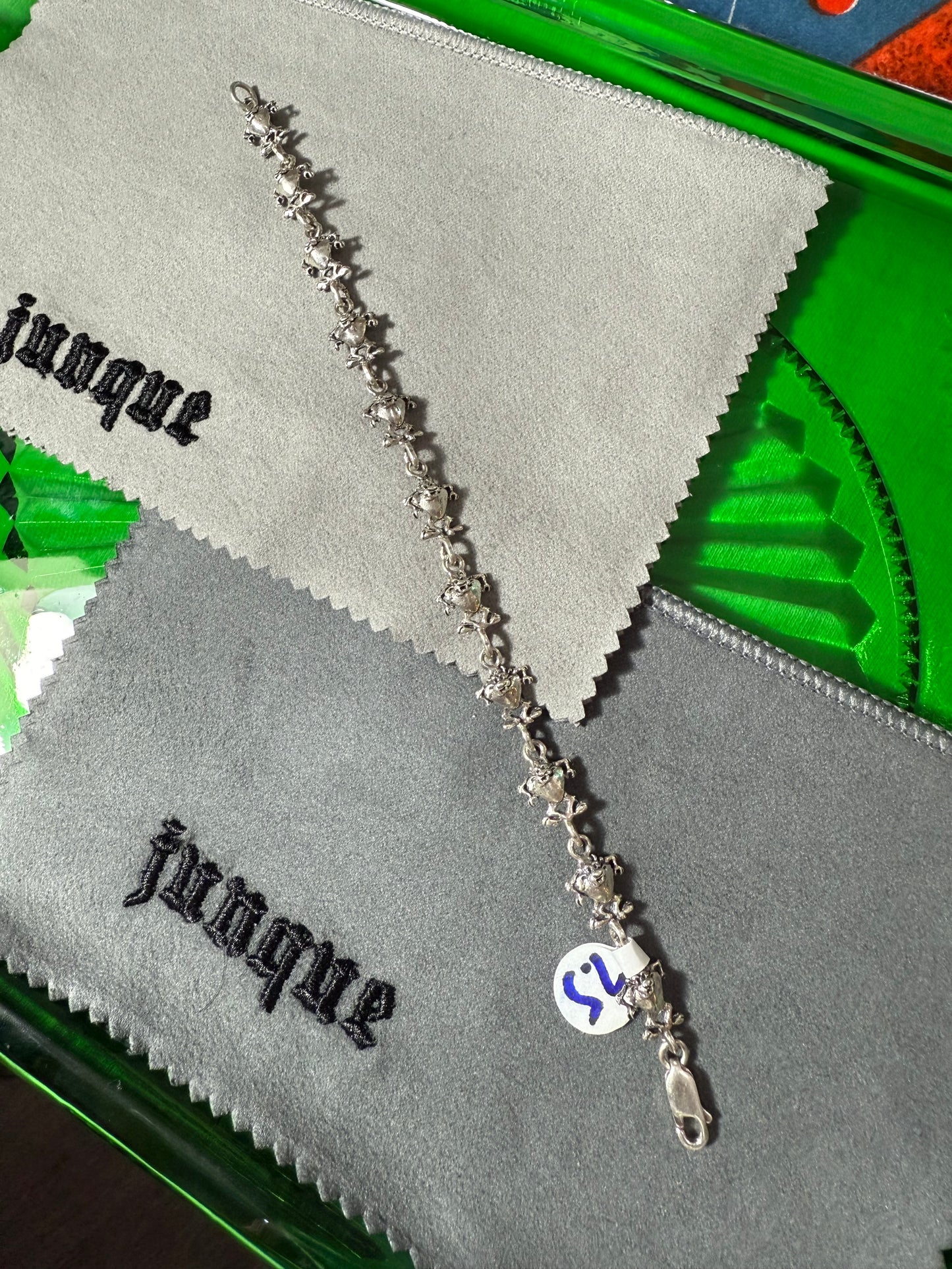 .925 Sterling Silver looney tunes taz bracelet 7.5”