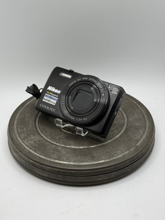 Nikon s7000 digital camera
