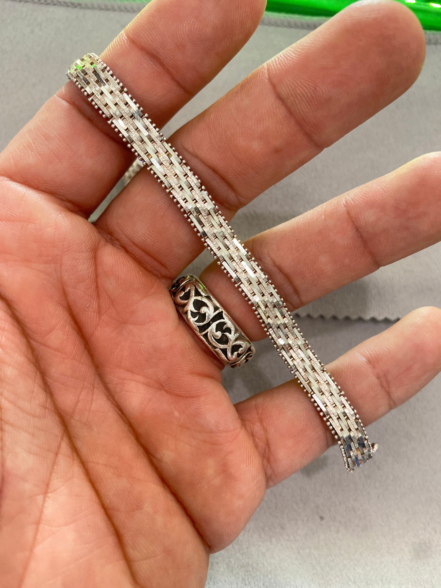 .925 Sterling Silver Flat Diamond Cut Bracelet Sz 7”