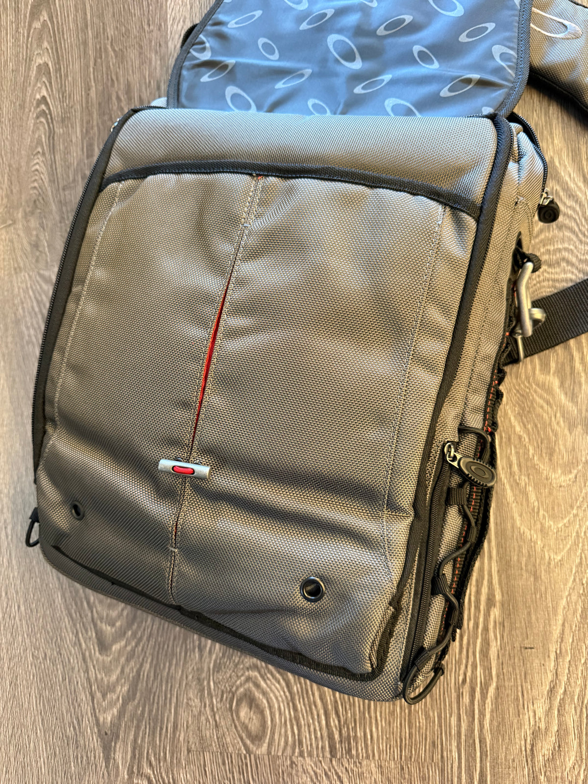 Oakley messenger bag