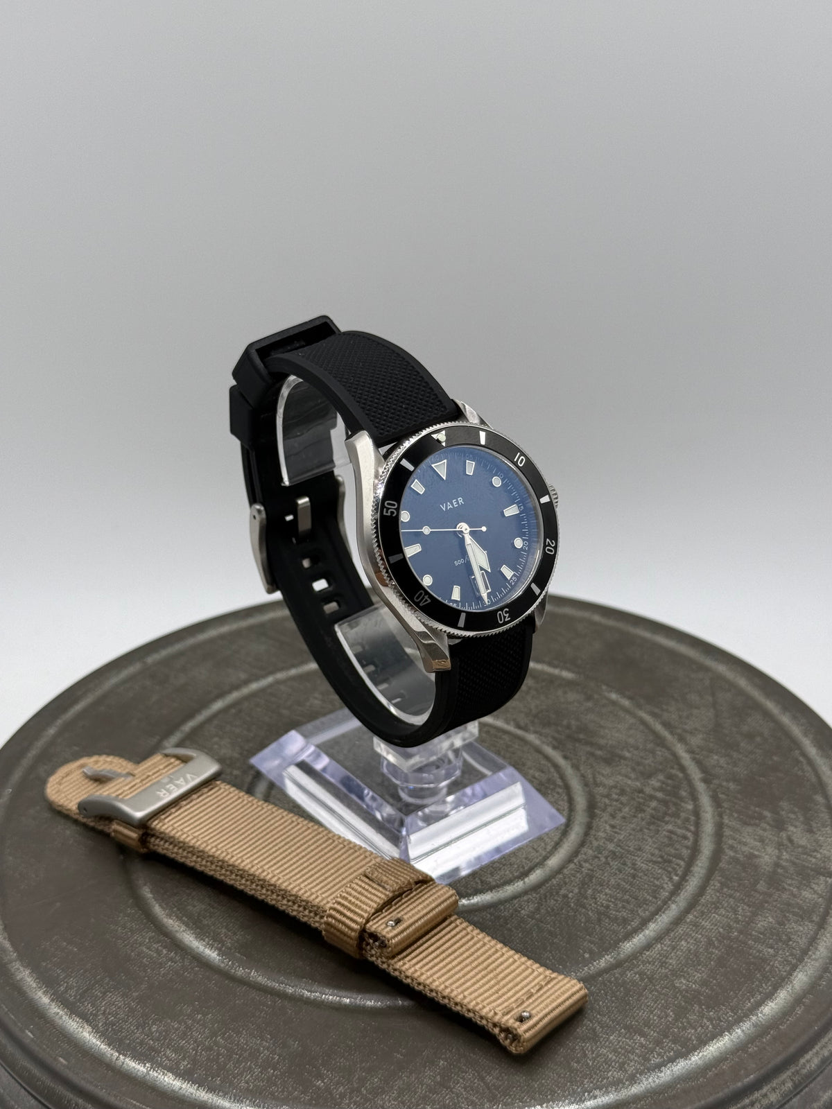 Vaer DS2 Black Dial Dive-Style Watch – Silver Tone Case, Black Rubber Strap, Extra Tan Strap