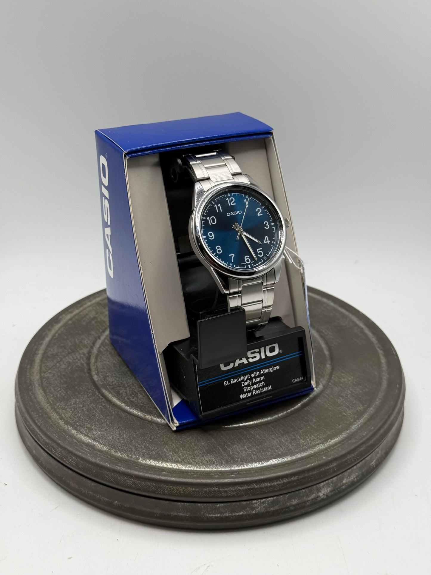 Casio stainless steel bracelet blue dial numbers watch