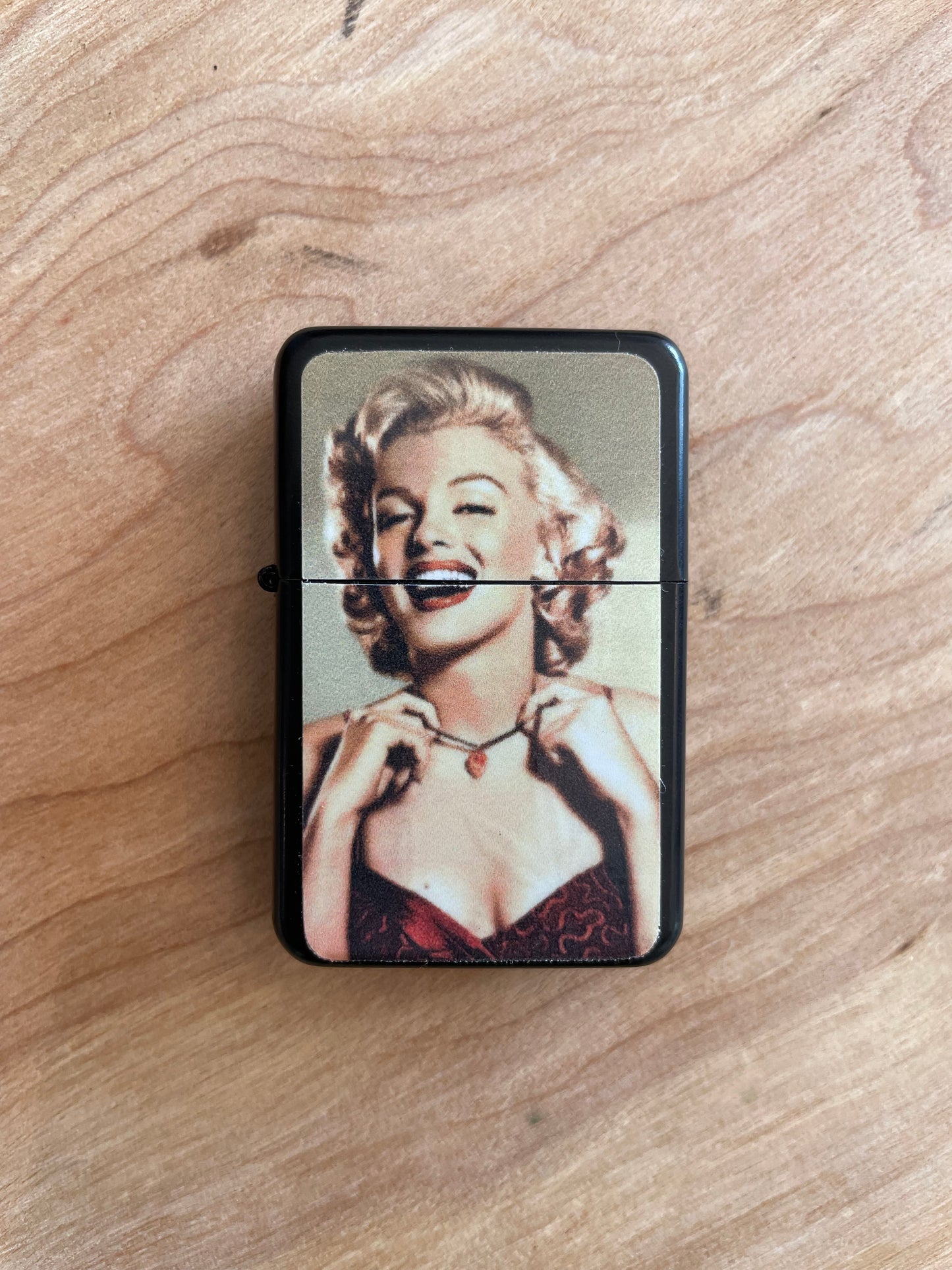 Zippo style lighter Marilyn Monroe