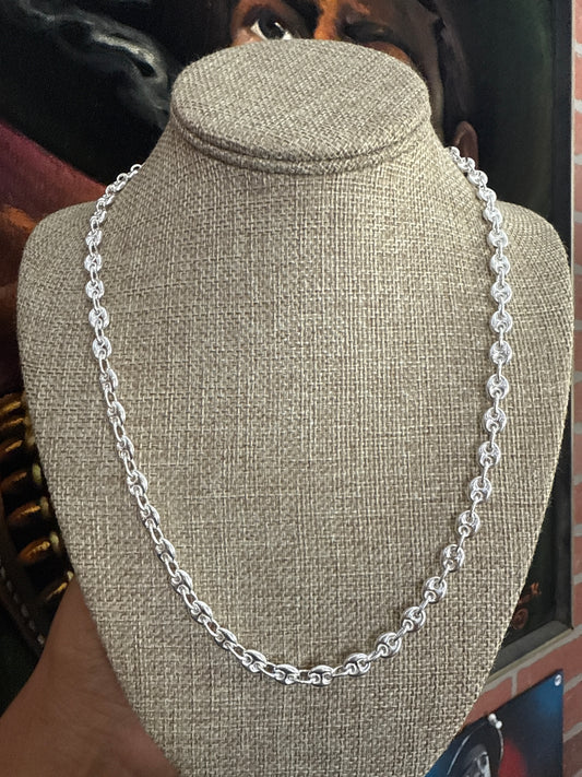 .925 Sterling silver Gucci link puff chain 22”