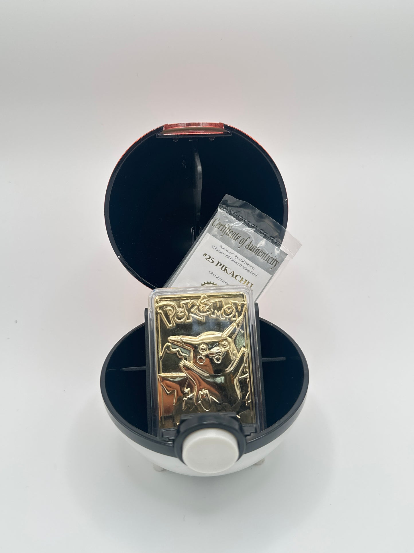 23k Gold Plated Pikachu Pokémon Metal Card w/ Poké Ball Display