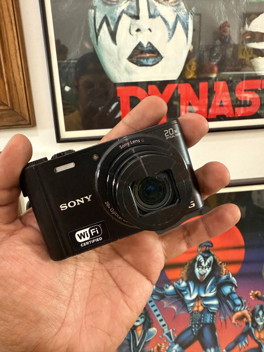 Sony Cybershot digital camera digicam y2k