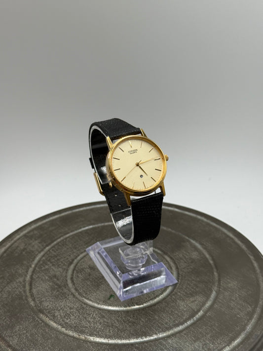 Vintage Casio classique date round watch