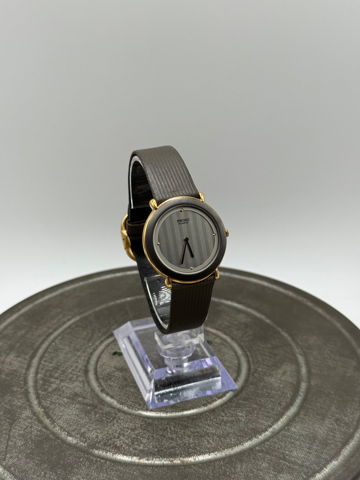 Vintage Seiko Quartz Two Tone Round Watch with Black Leather Strap