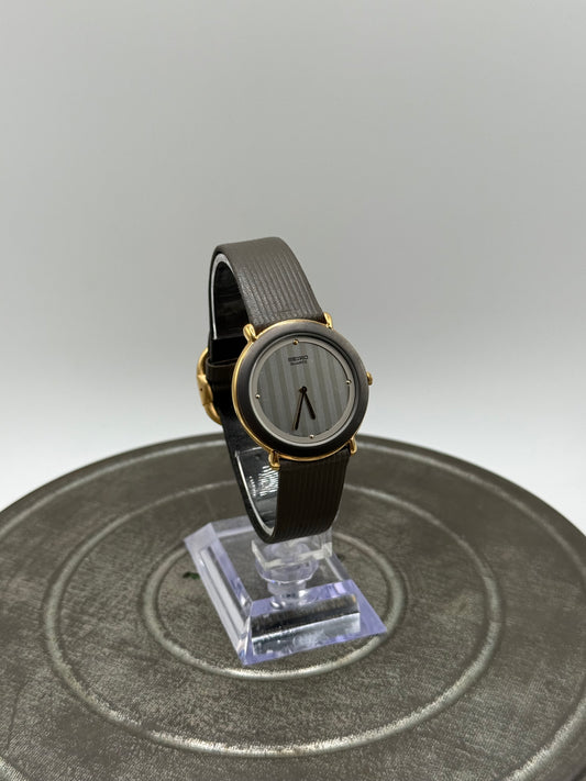 Vintage Seiko Quartz Two Tone Round Watch with Black Leather Strap