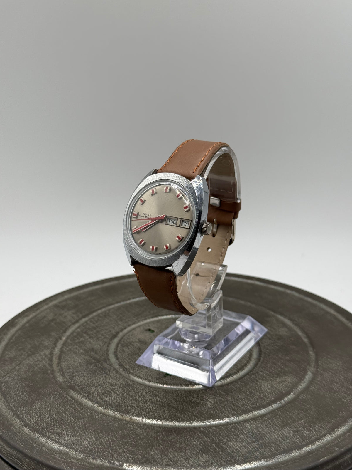 Vintage Timex roulette dial windup watch