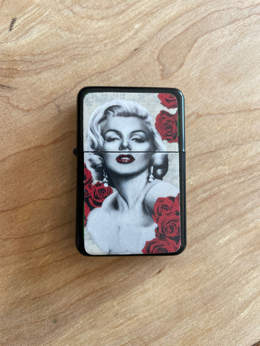 Zippo style lighter Marilyn Monroe