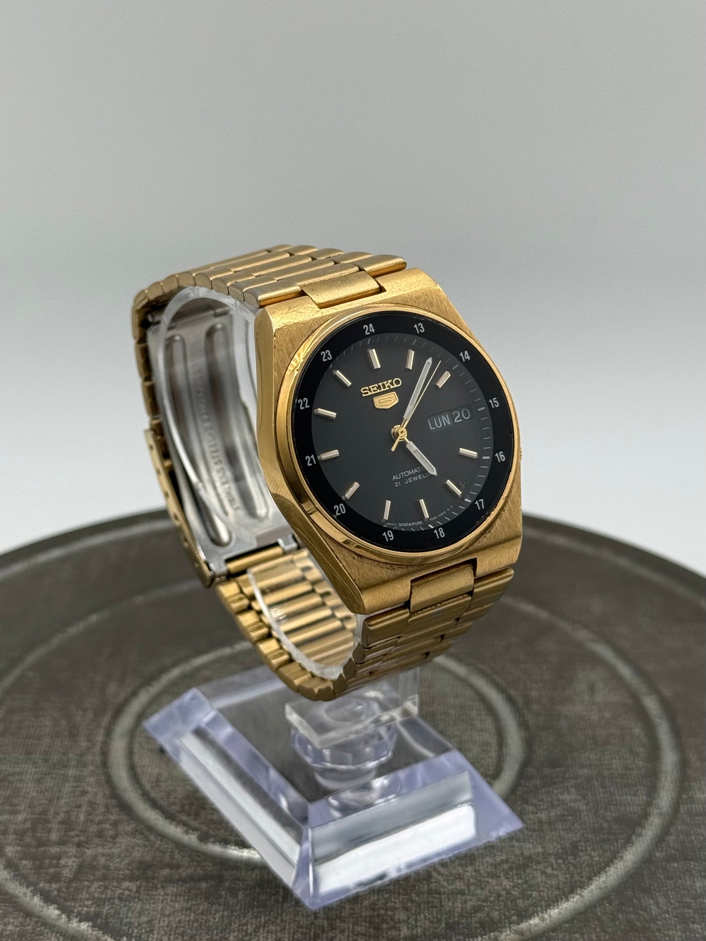 Seiko 5 Automatic Gold tone Grey dial