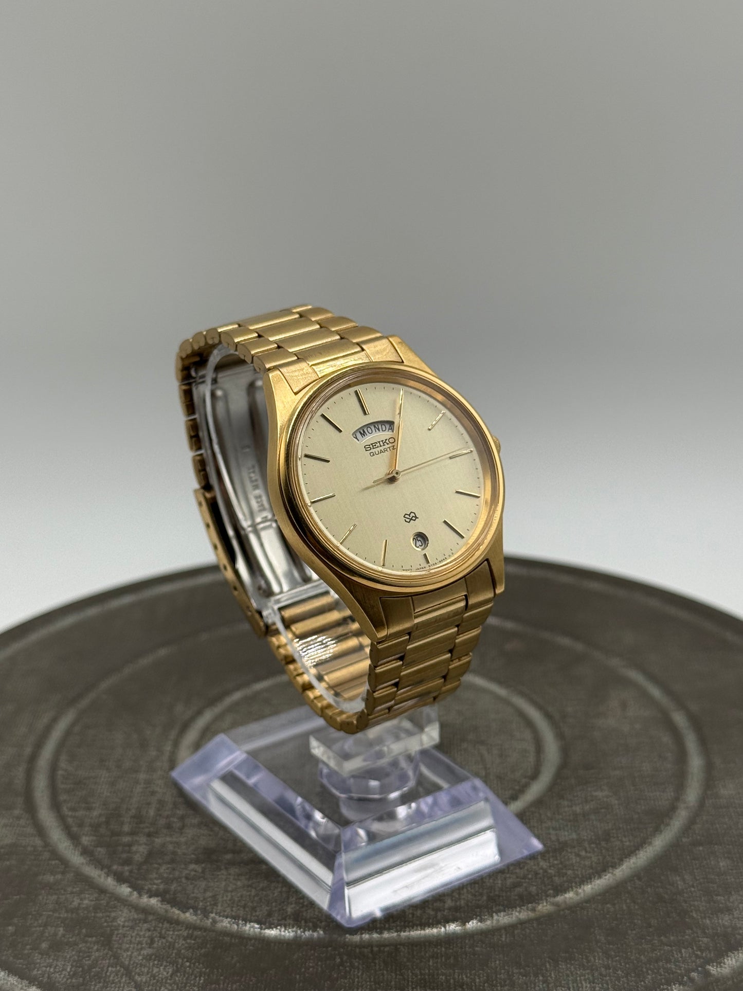 Vintage Seiko SQ Presidential Gold Tone Watch day/date