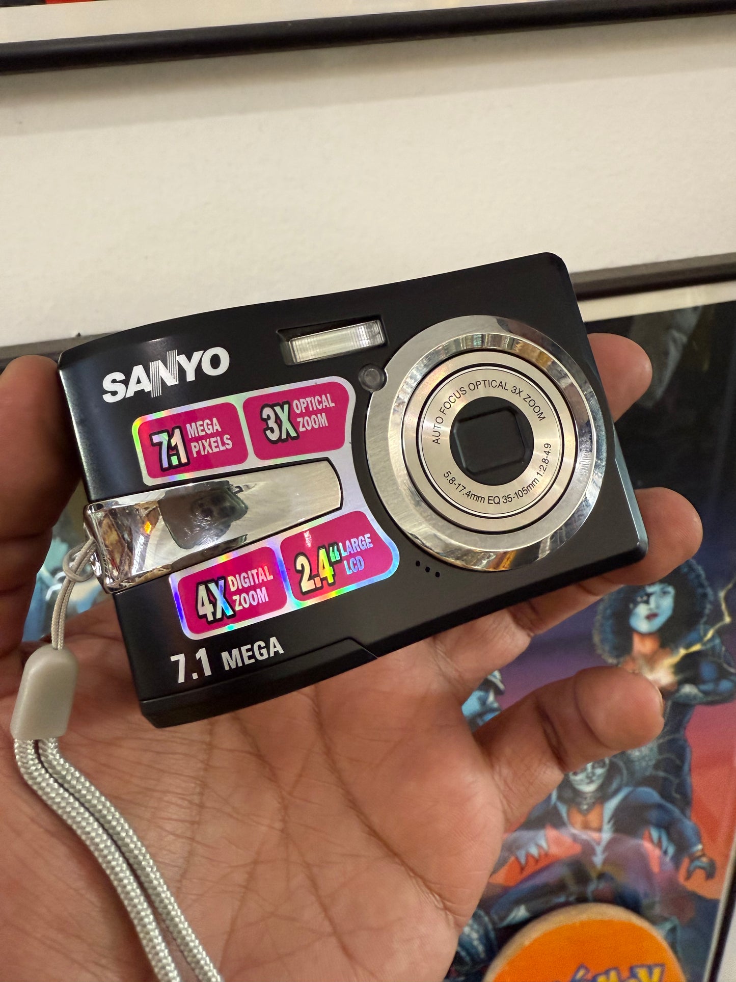 Sanyo 7.1 mpx digital camera digicam y2k