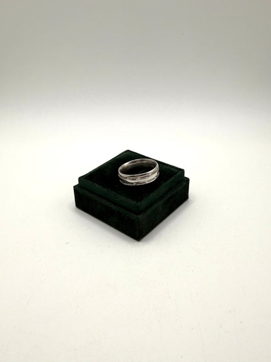 .925 Sterling Silver Band Ring Sz 14.5