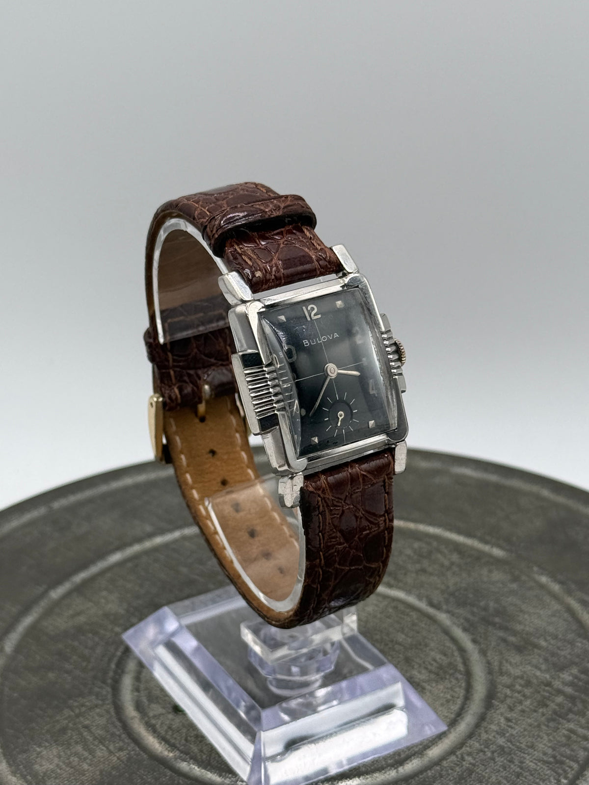Vintage Bulova Tank Watch – Black Dial, Small Seconds, Brown Croc-Embossed Strap windup