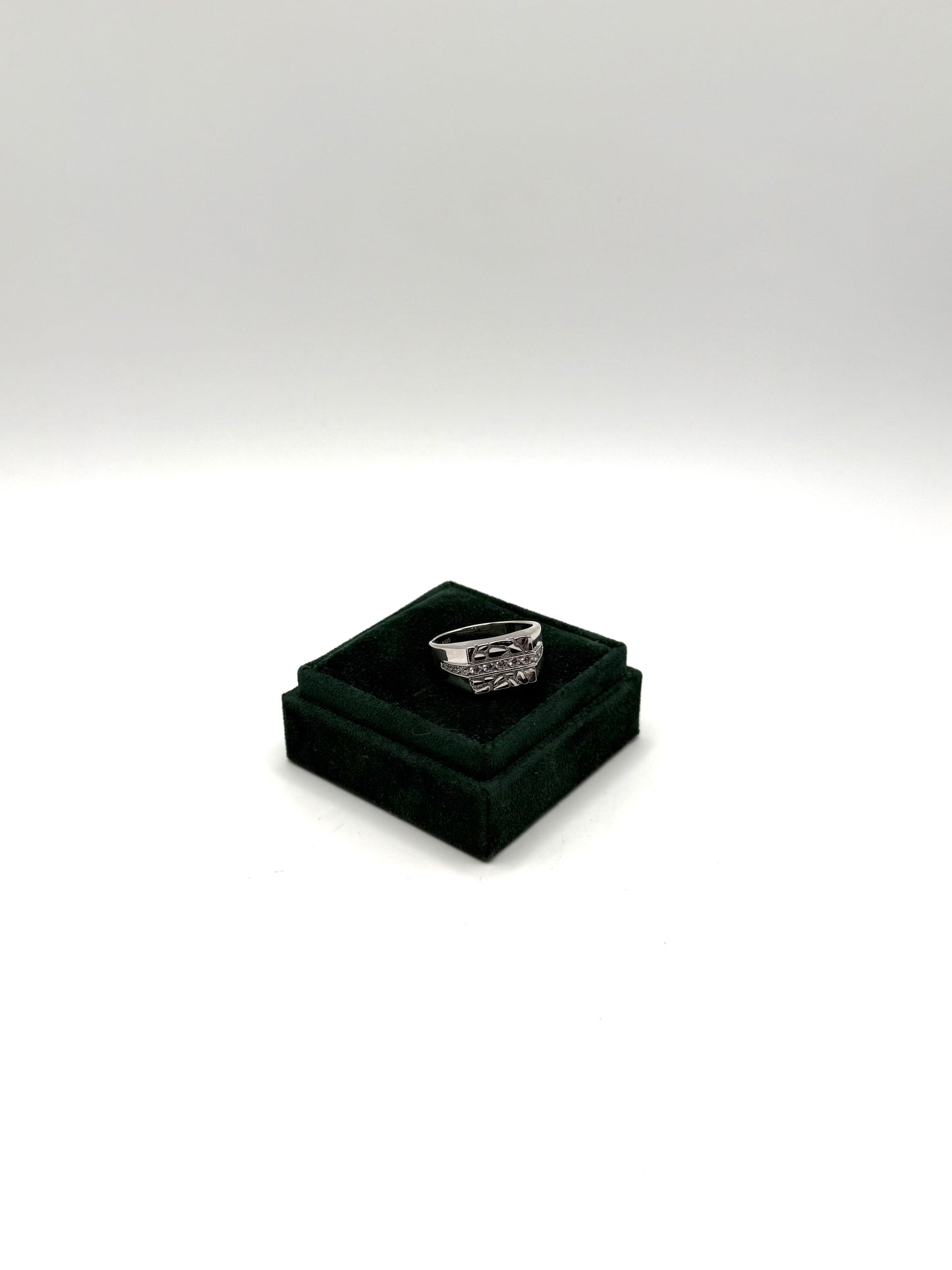 .925 Sterling Silver Nugget Ring with Cz accents Sz 12