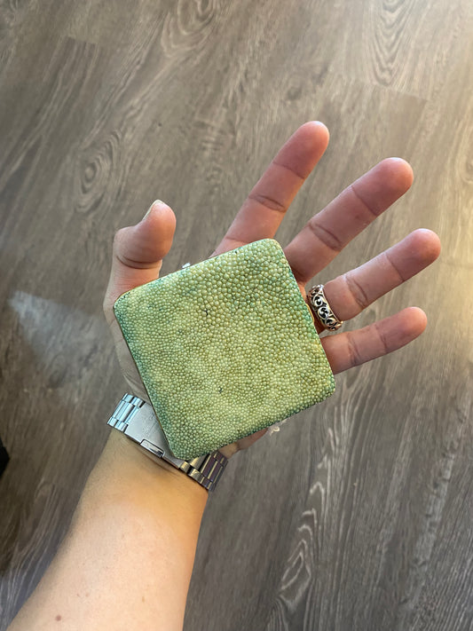 Green Stingray Cigarette / Joint Holder