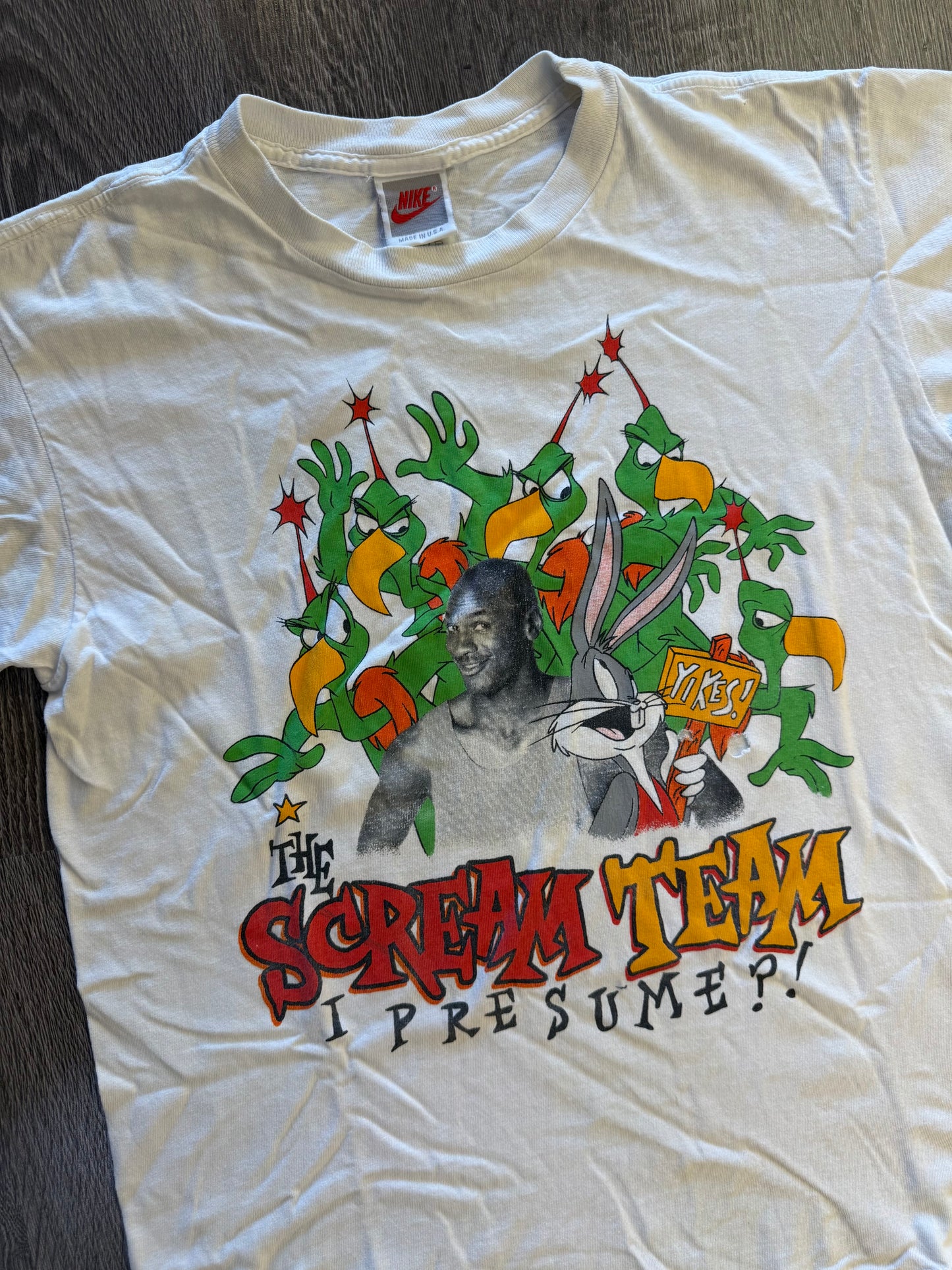 Vintage Space Jam Jordan Bugs Bunny and Marvin the Martian Scream Team shirt sz. L